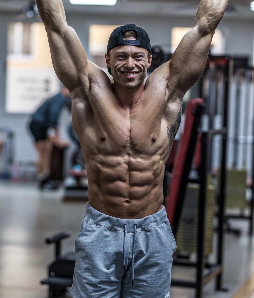 Zach Persson — IFBB Pro Classic Physique